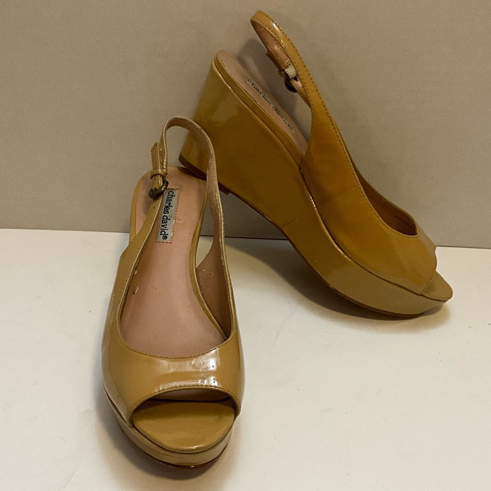 Charles David mustard yellow wedges 8.5